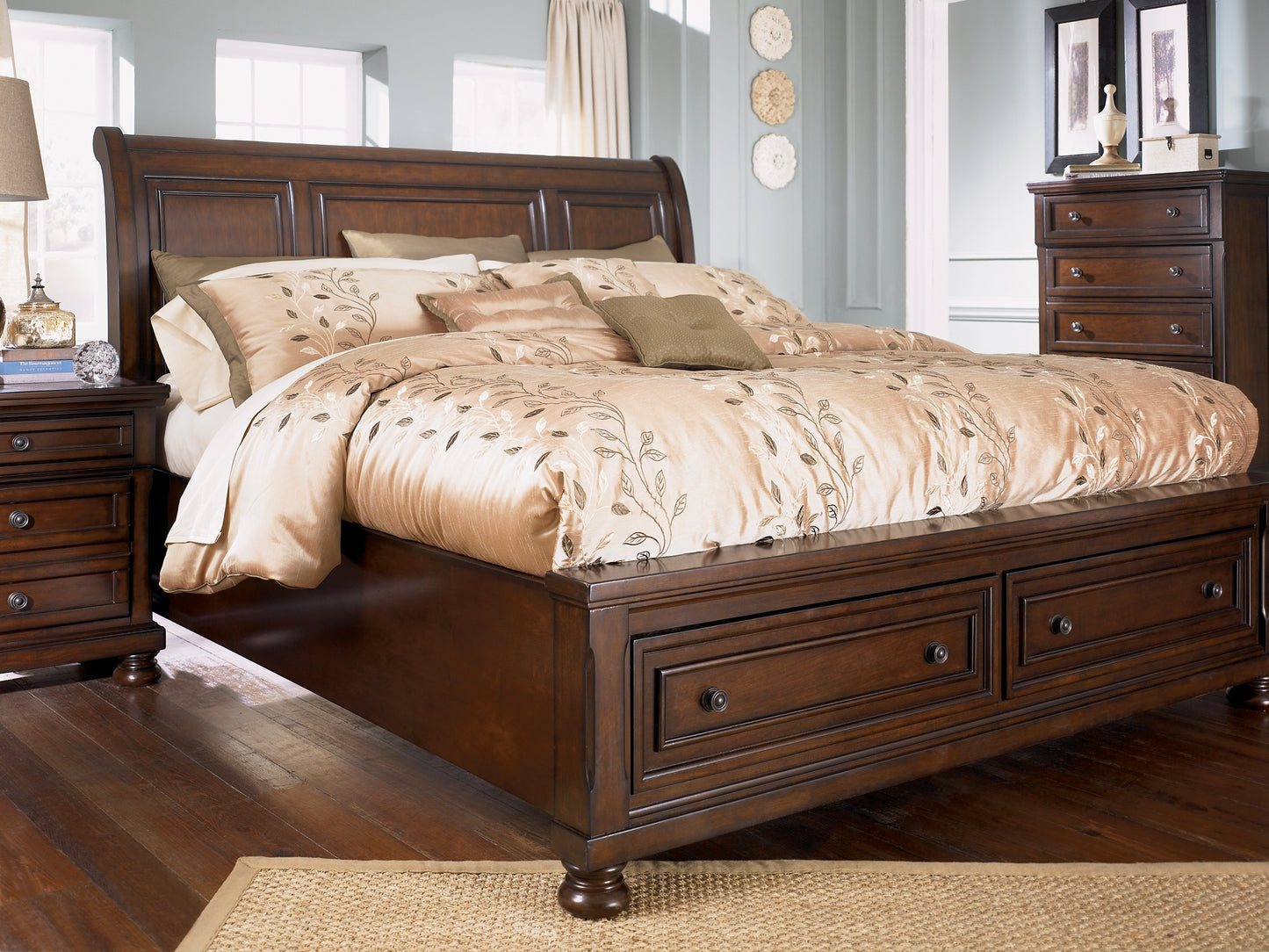 Robbinsdale Sleigh Bed With Storage