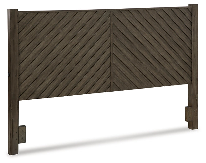 Arkenton California King Panel Bed with Mirrored Dresser