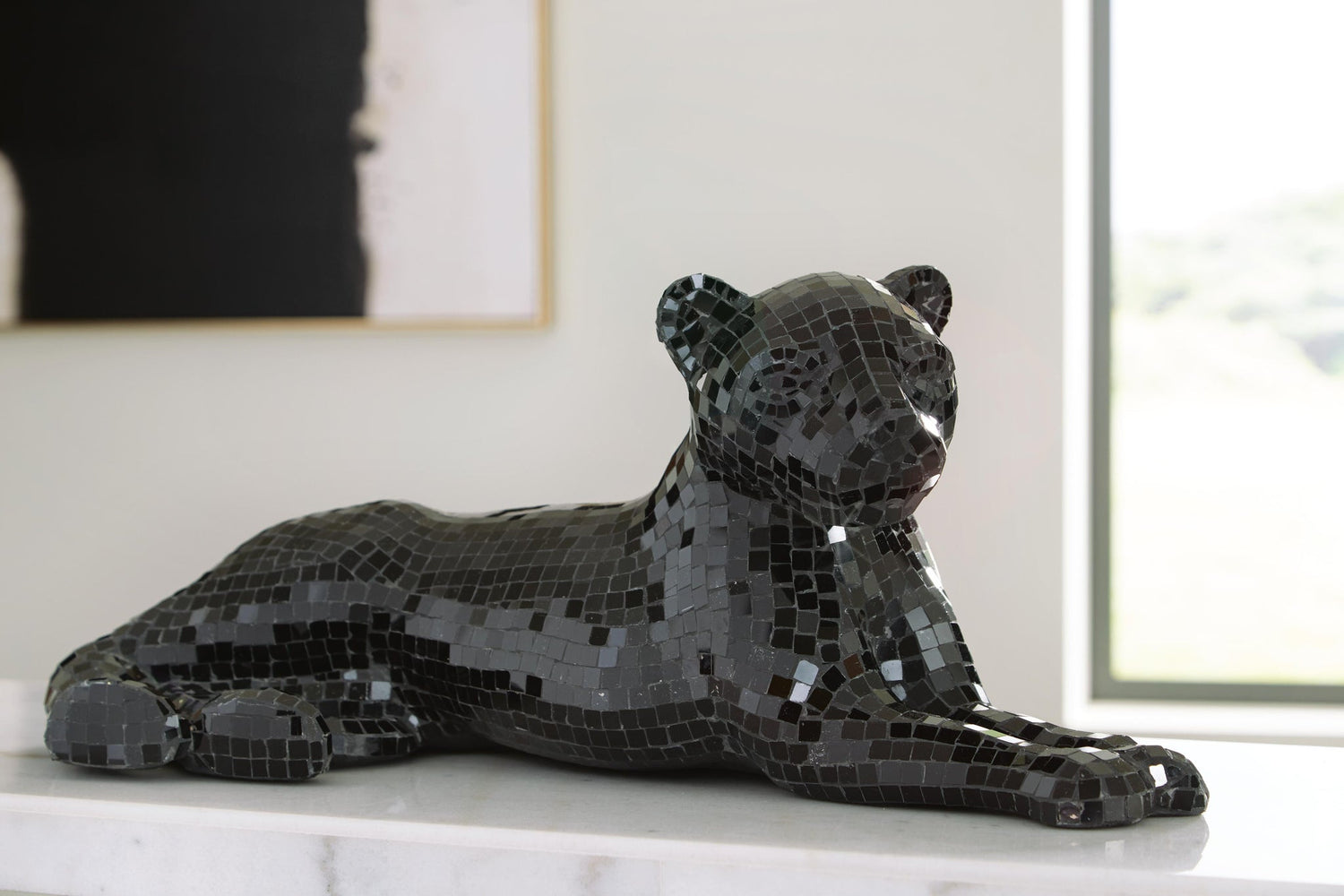 Accessories > Figurines & Sculptures